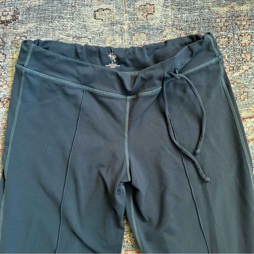 Vintage prana wide leg cropped yoga capri pants in blue | size medium - Picture 2 of 9